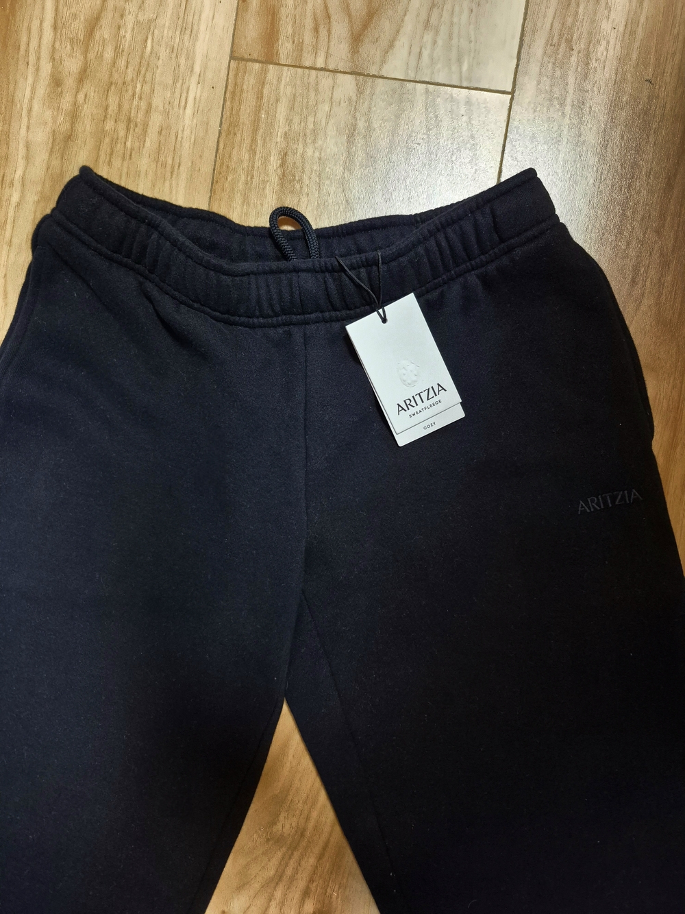 Aritzia Black Jogger Sweatpants